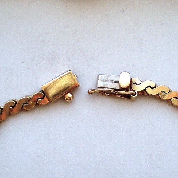 Vintage HEAVY European Italy Solid 14K Yellow Gold S Shape Design Bracelet - Picture 4 of 6